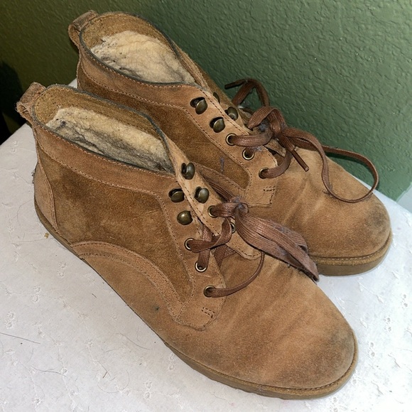 UGG short ankle boots • Sherpa lining • camel shade of brown - Picture 6 of 6